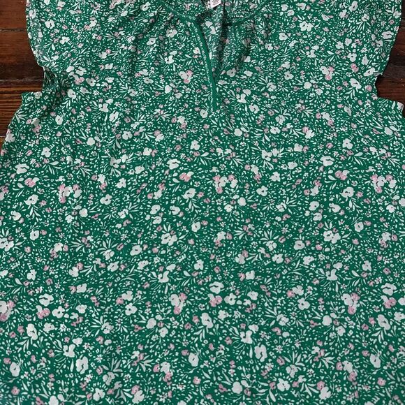 Women's Green Floral Blouse - Picture 2 of 4